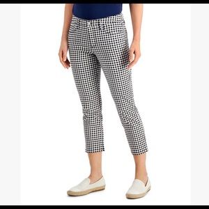 Charter Club Cropped Size 12 Black and White Gingham pant.
